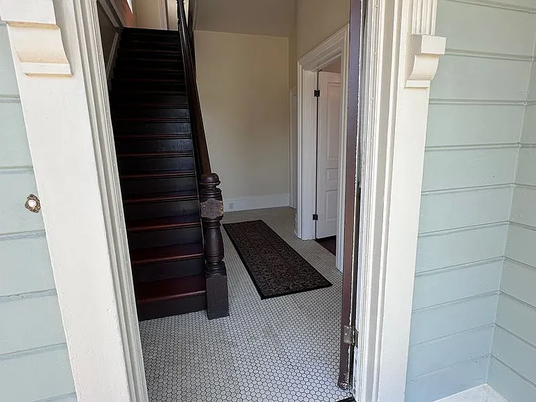 942 G St — Photo 5