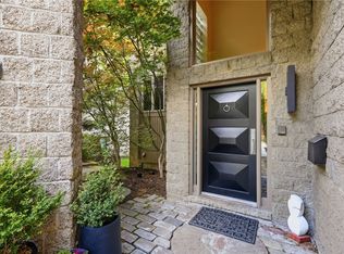 1300 Shady Ave, Pittsburgh, PA 15217
