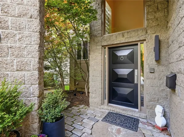 1300 Shady Ave, Pittsburgh, PA 15217