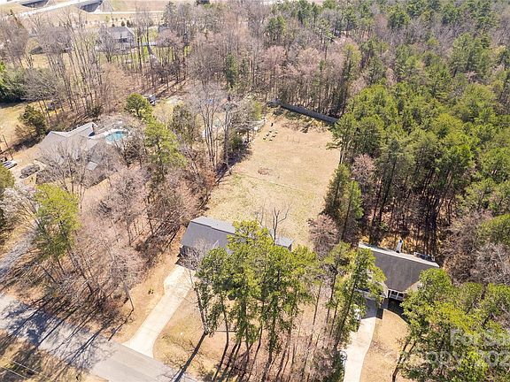 4th image of 13030 Homewood Dr #12