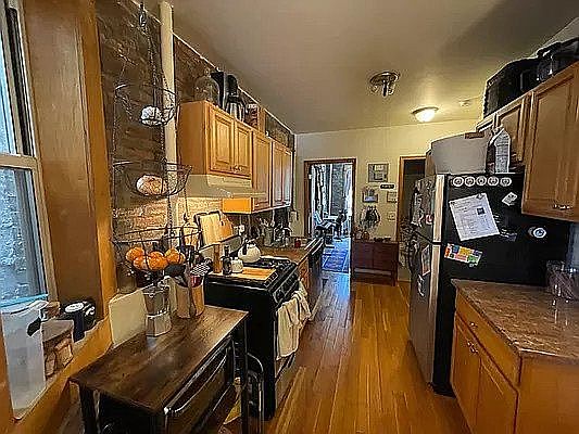 2nd image of 326 21st St APT 2L