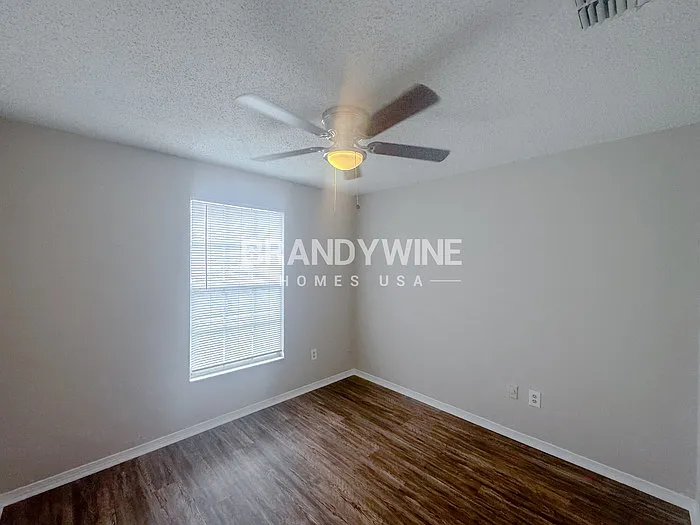 2549 Jessica Ln — Photo 10