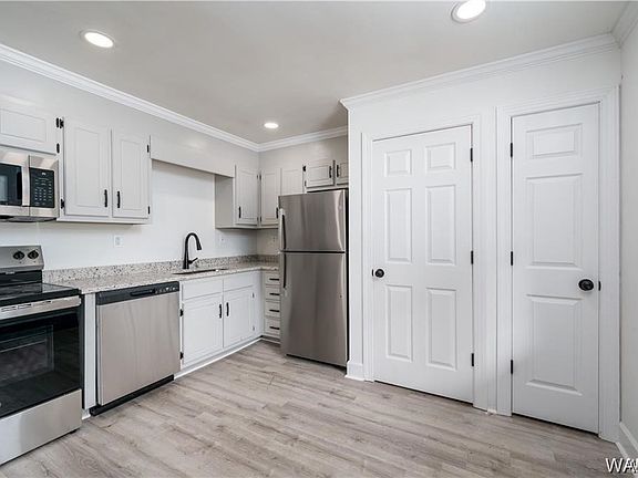 3rd image of 2031 8th Ave #207
