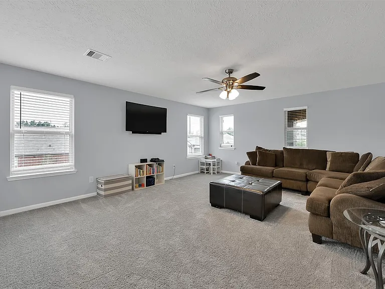 1127 Littleton Ct — Photo 31