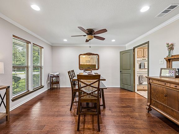 4th image of 2814 Greenbrook Dr