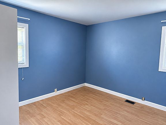 3rd image of 328 Homer Ave