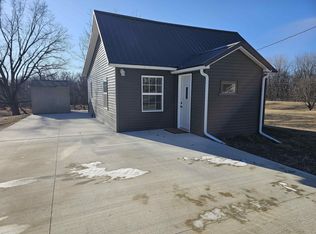 540 8th St SW, Oelwein, IA 50662
