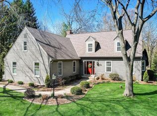 367 Birch Rd, Delafield, WI 53018