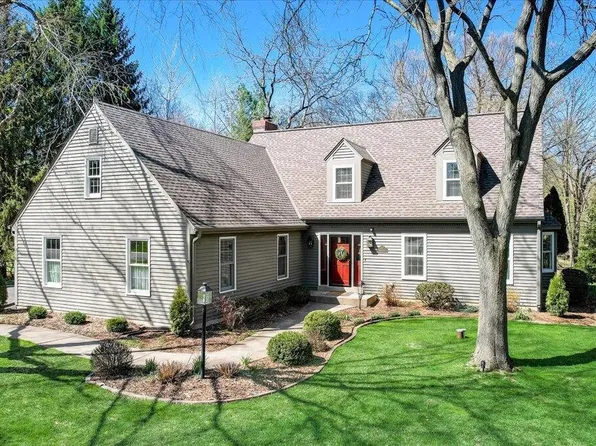 367 Birch ROAD, Delafield, WI 53018