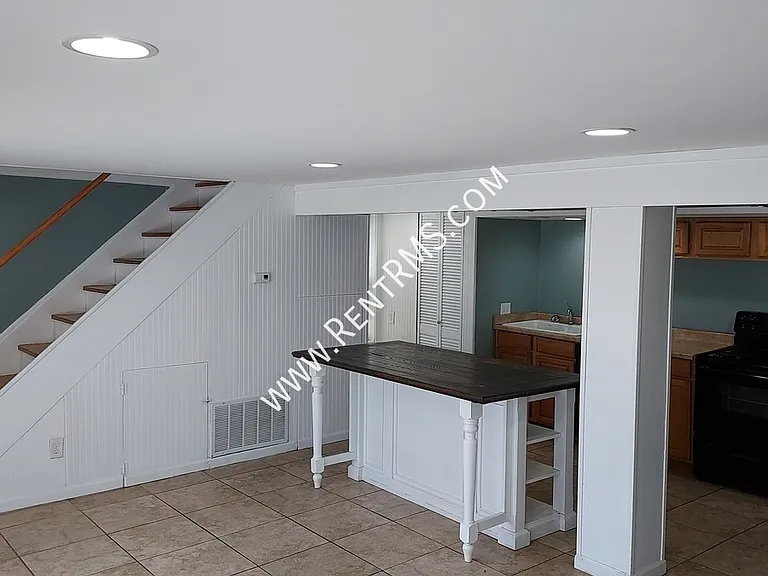 901 SW Buchanan St #GARLOW — Photo 6