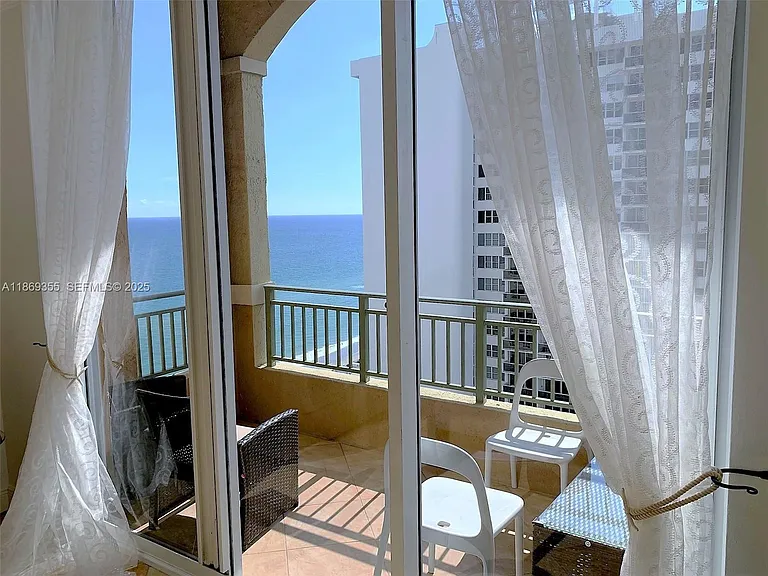 2080 S Ocean Dr #Penthouse 3 — Photo 12