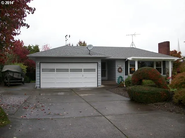 1631 Camino Dr photo 1