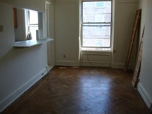 Building Photo 3