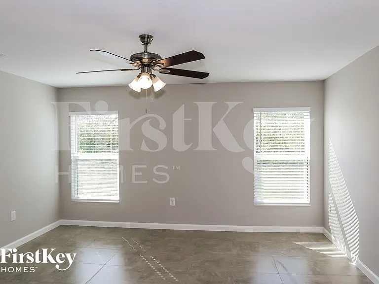 220 Southern Breeze Loop — Photo 2