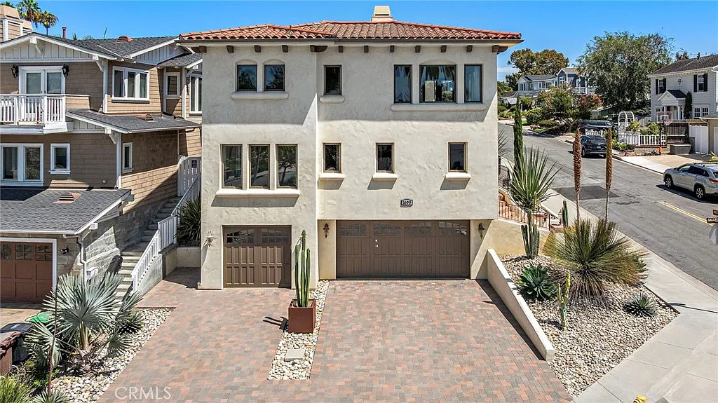4 bed, 4.5 bath, 3623 sqft, $11,995 — Photo 4