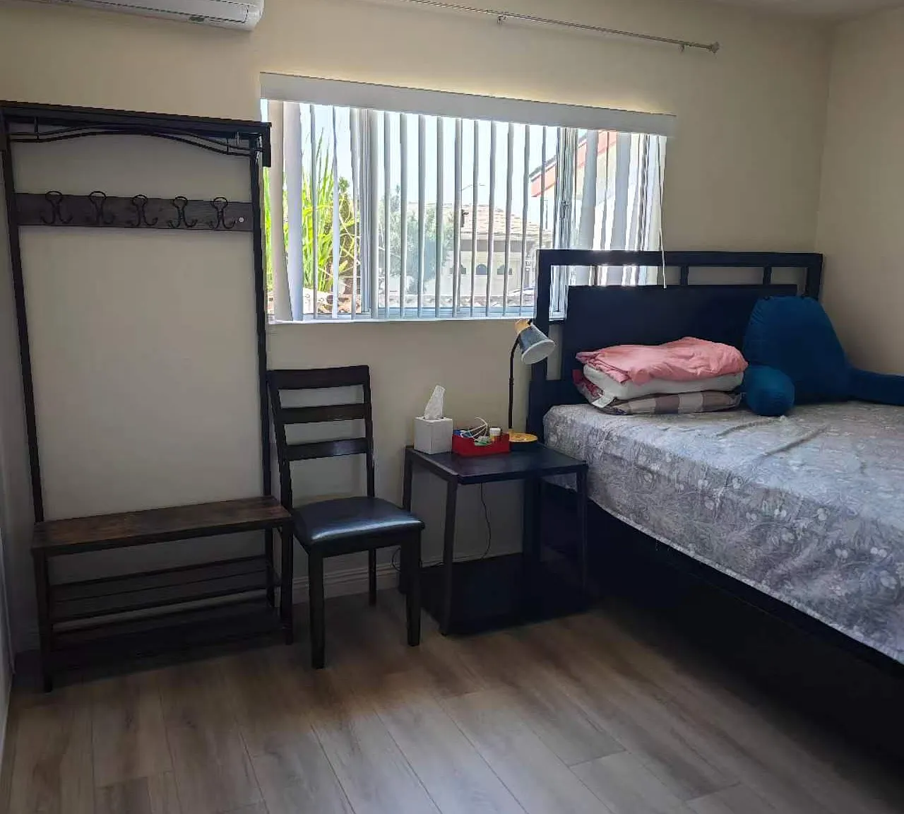 5 bed, 2024 sqft, $5,500 — Photo 4