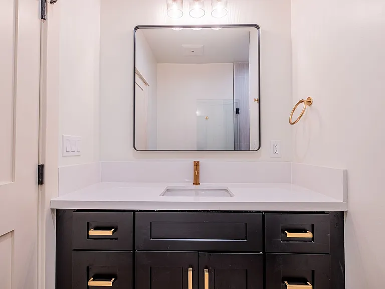 Catalina Residences — Photo 16