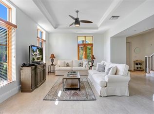 1016 7th St S, Naples, FL 34102