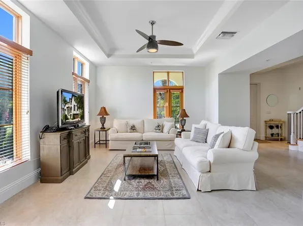 1016 7th St S, Naples, FL 34102