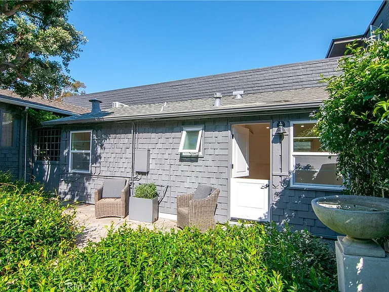 1145 N Coast Hwy #C — Photo 1