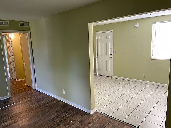 3rd image of 1031 Powhattan St