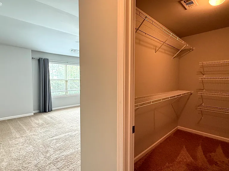 4752 Highland Ave — Photo 13