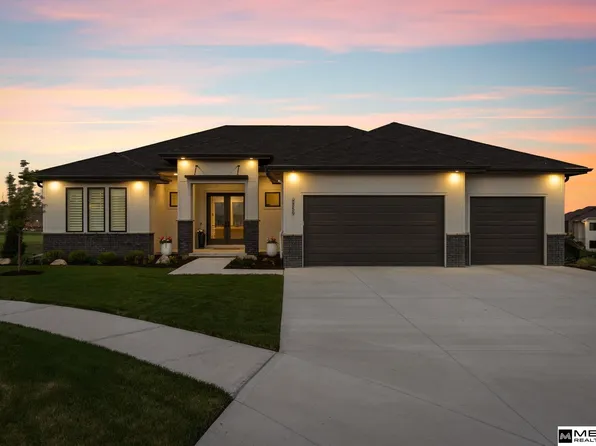 9859 S 98th Cir, Papillion, NE 68046