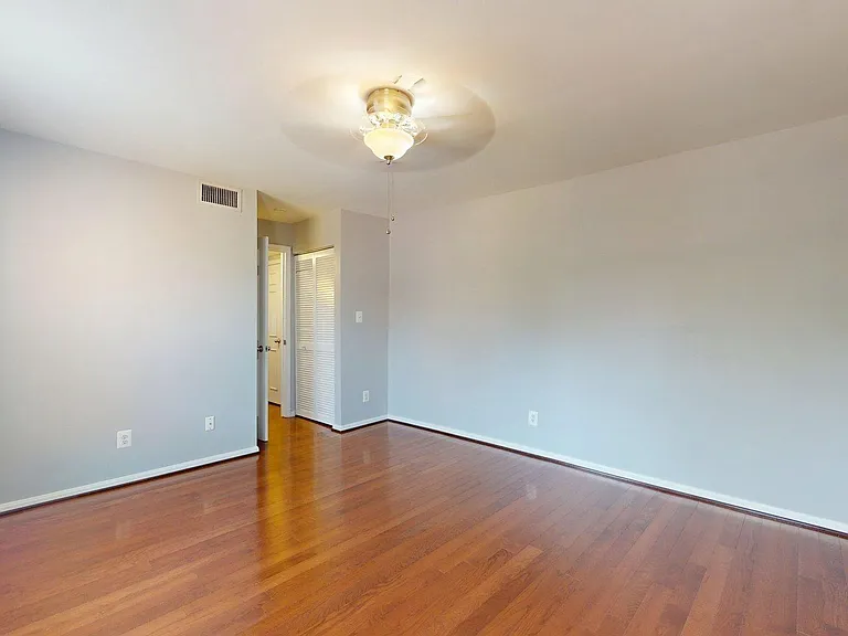 1407 E Abingdon Dr #4 — Photo 14