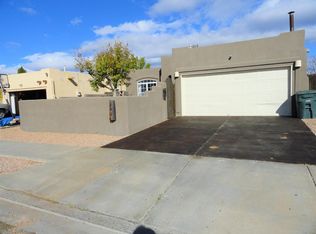 1039 Calle Don Roberto, Santa Fe, NM 87507