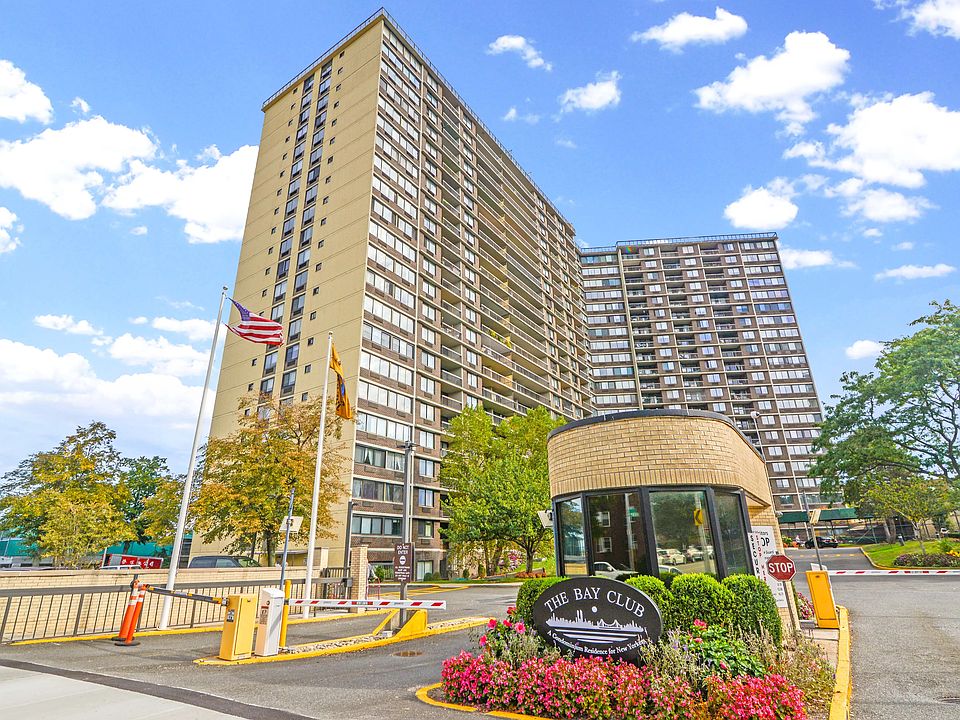 1st image of 2 Bay Club Dr APT 6K
