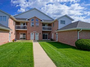 N25W24117 River Park Dr, Pewaukee, WI 53072