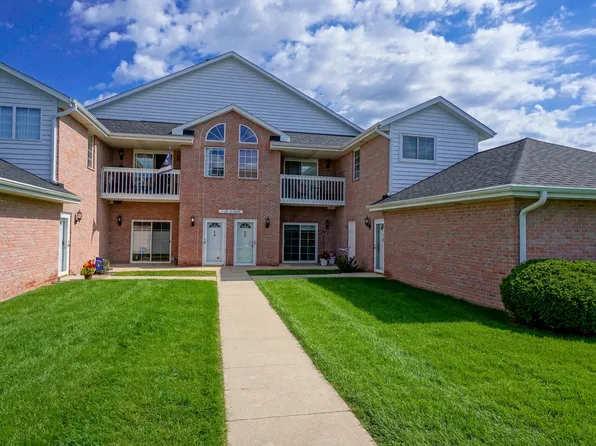 N25W24117 River Park Dr, Pewaukee, WI 53072