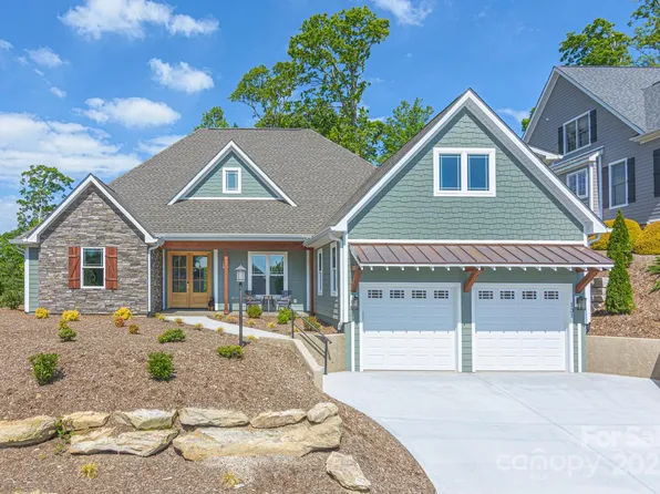 131 Dawn Mist Ct, Hendersonville, NC 28791