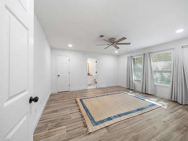 4884 Holly Ln W — Photo 19