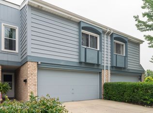 295 Harbor Ct, Bloomingdale, IL 60108