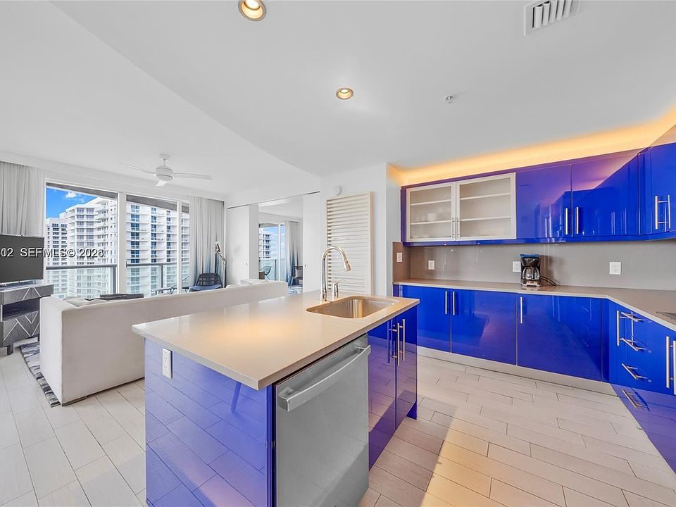 1st image of 3101 Bayshore Dr #1808