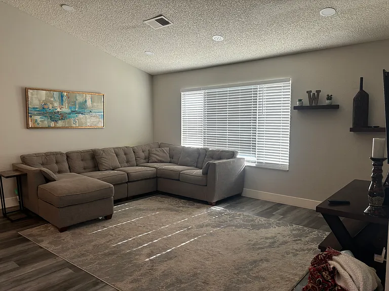 315 Salinas Dr — Photo 4