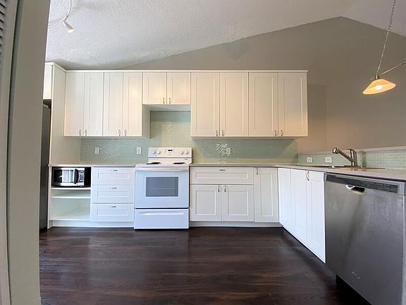 4th image of 1185 Lucaya Cir #1