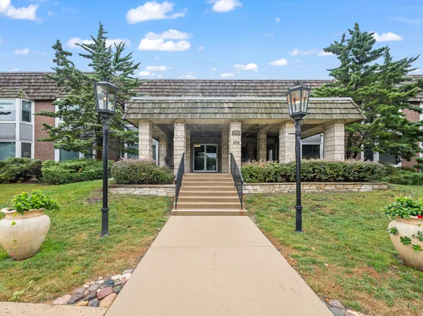 2300 Windsor Mall APT 1F, Park Ridge, IL 60068