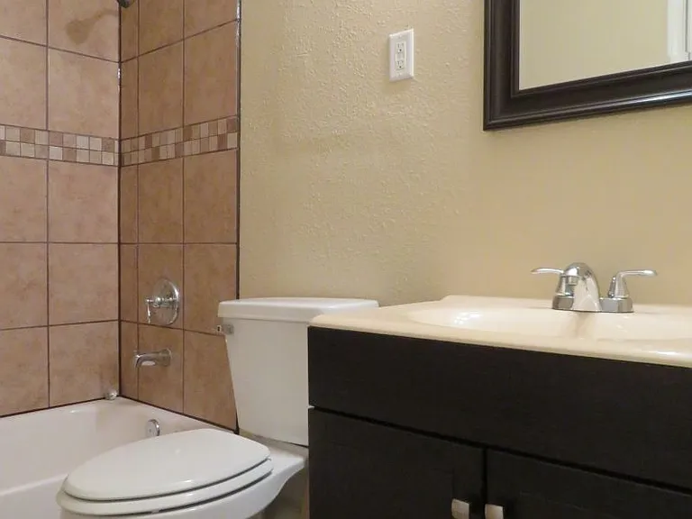 3660 Windermere Rd — Photo 2