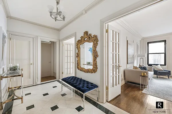 Sold by R New York | media 11