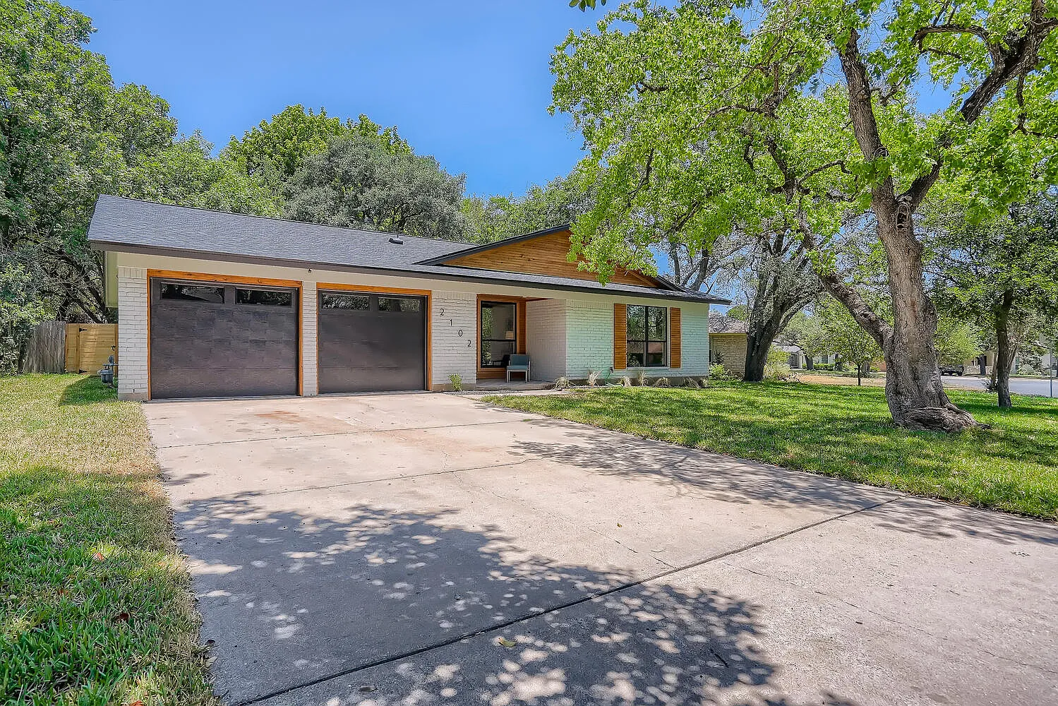 3 bed, $5,000 — Photo 1