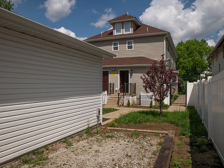 2029-2031 Fairmont Ave — Photo 45
