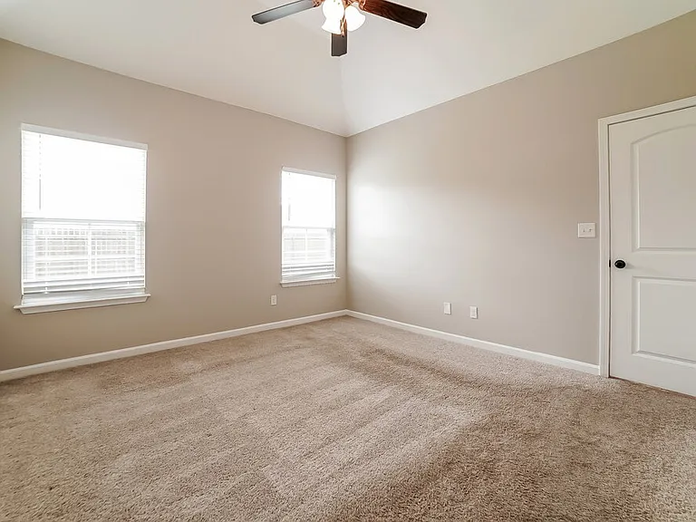 3173 Greenhouse Dr — Photo 10