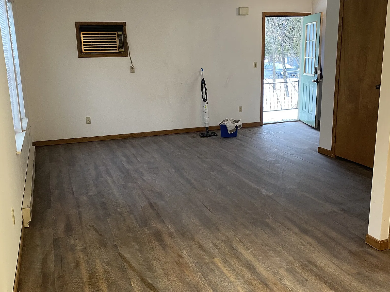 1204 Vinewood Ave - 3 — Photo 3