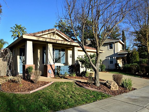 3rd image of 2393 Burberry Way