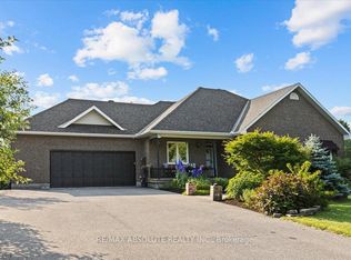 1801 Rocklane Dr, Ottawa, ON K2W1B5