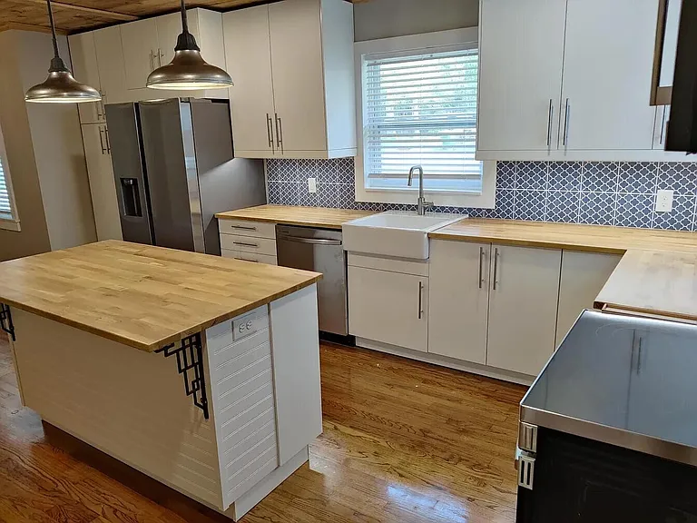 1088 Mapoles St — Photo 3