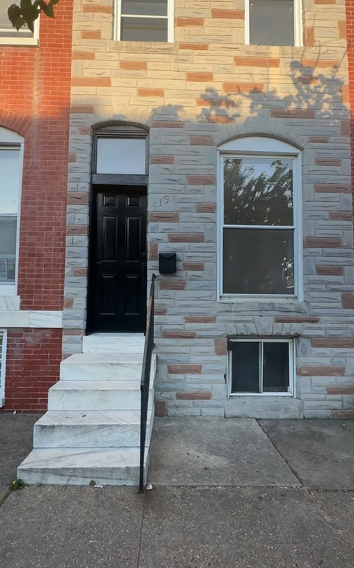 419 North Montford Avenue — Photo 1