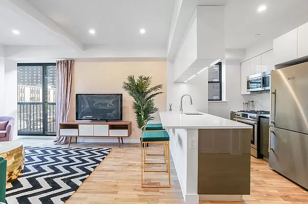 Rented by Bond New York | media 29